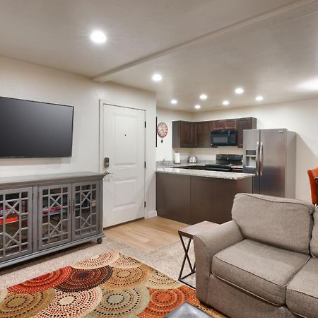 6A Family Friendly Redcliff Condo Pool & Hot Tub Moab Luaran gambar